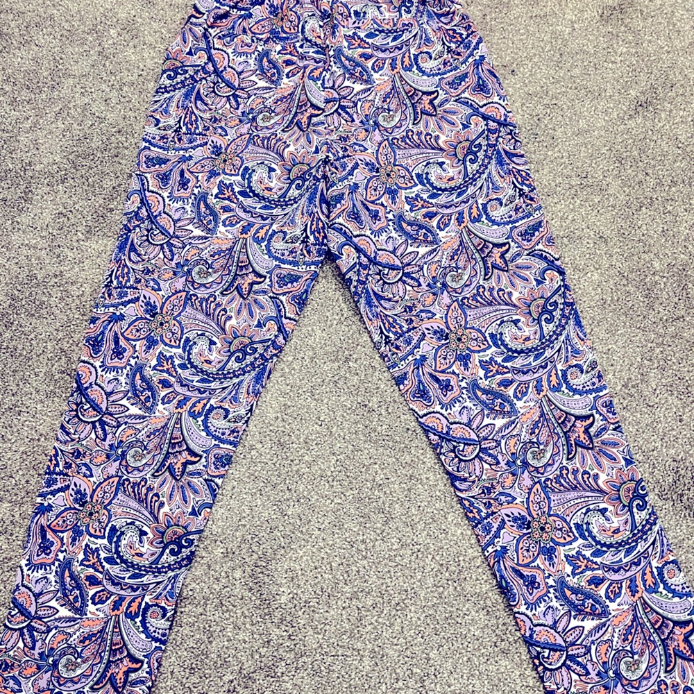 Isaac Mizrahi Multi-color Paisley Capri Pants. Size 10. Excellent condition.